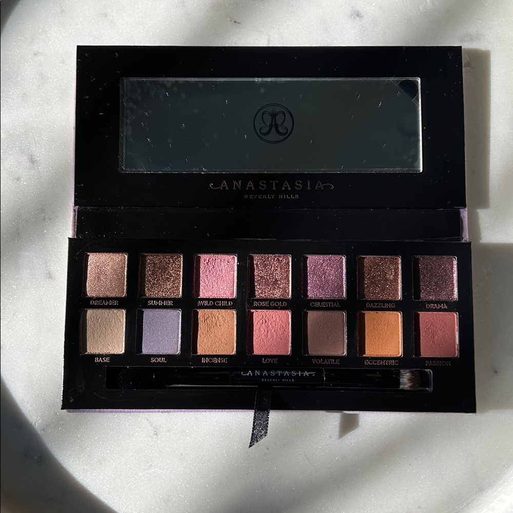 ABH Norvina eyeshadow palette